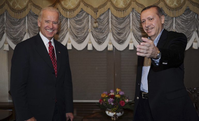 Appell an Biden: Erdoğan zu Einhaltung der Menschenrechte aufrufen