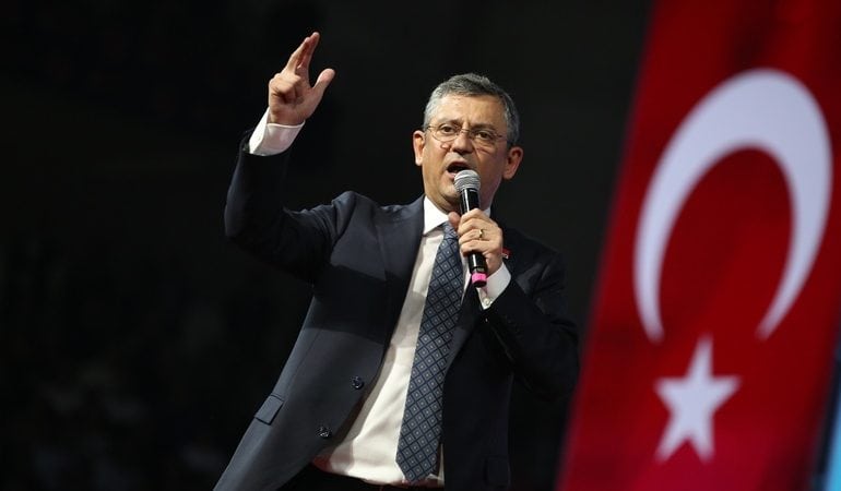 CHP-Erneuerer oder „neuer Loser“: Wer ist Özgür Özel?
