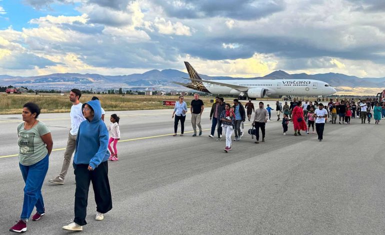 Bombendrohung auf Toilettenpapier: Flugzeug legt Notlandung in der Türkei ein