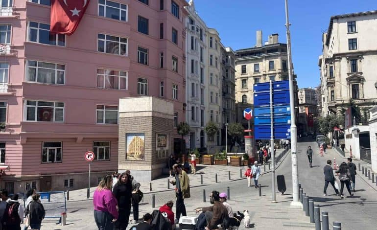Alarmstimmung in Istanbul: Mehr als 150 Verletzte bei mehreren Beben – Wissenschaftler warnen