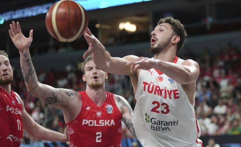 „Şensation“: Türkei schaltet Polen aus und steht im Halbfinale