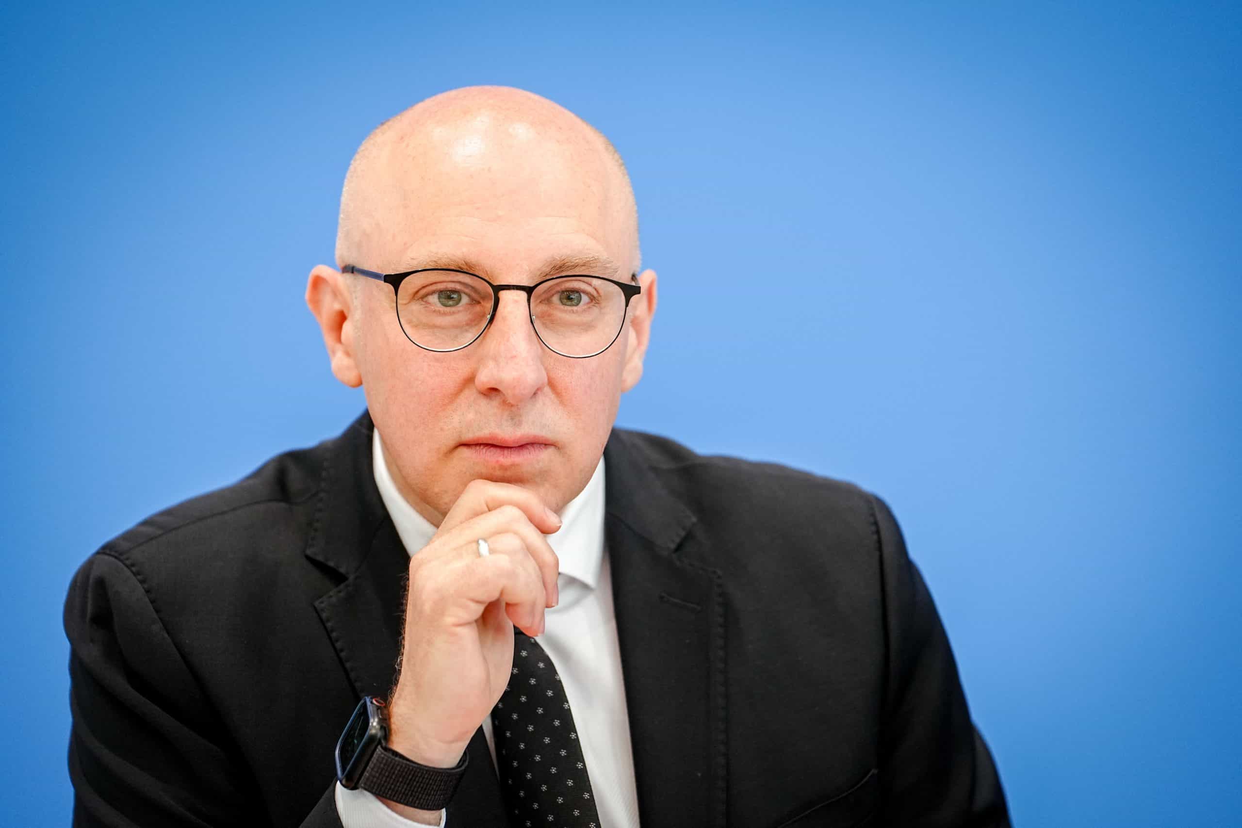 Deutschtürkischer Sicherheitsexperte wird Chef des Verfassungsschutzes