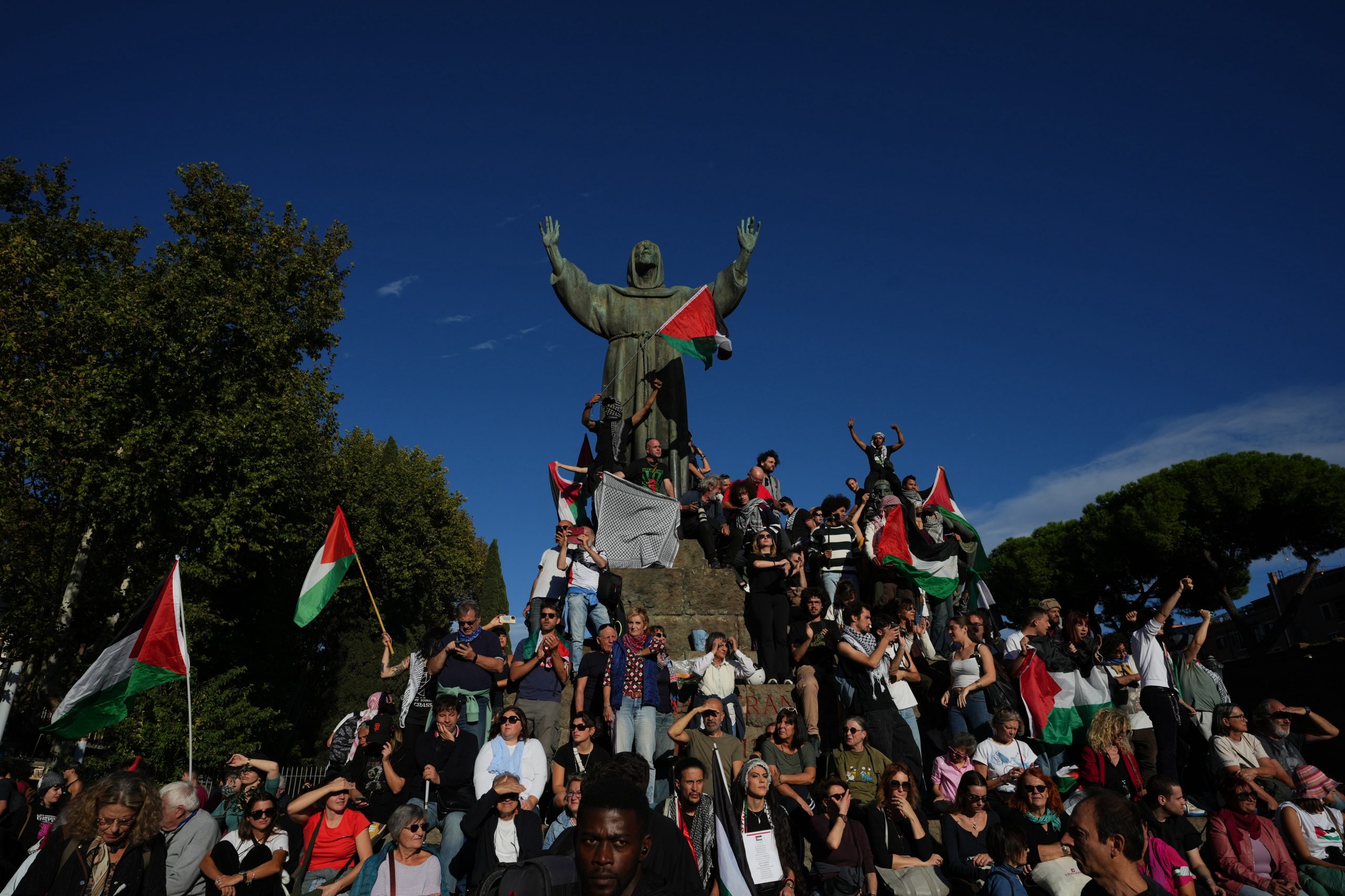 Deutschland heruntergestuft: Gaza und Umgang mit Israel hat Folgen „in alarmierendem Tempo“