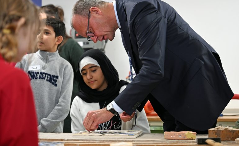 Trotz Kritik von Muslimen und Katholiken: Österreich beschließt Kopftuchverbot